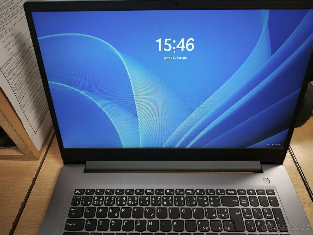 Prodám notebook LENOVO IDEAPAD 3 17,3" v ZÁRUCE