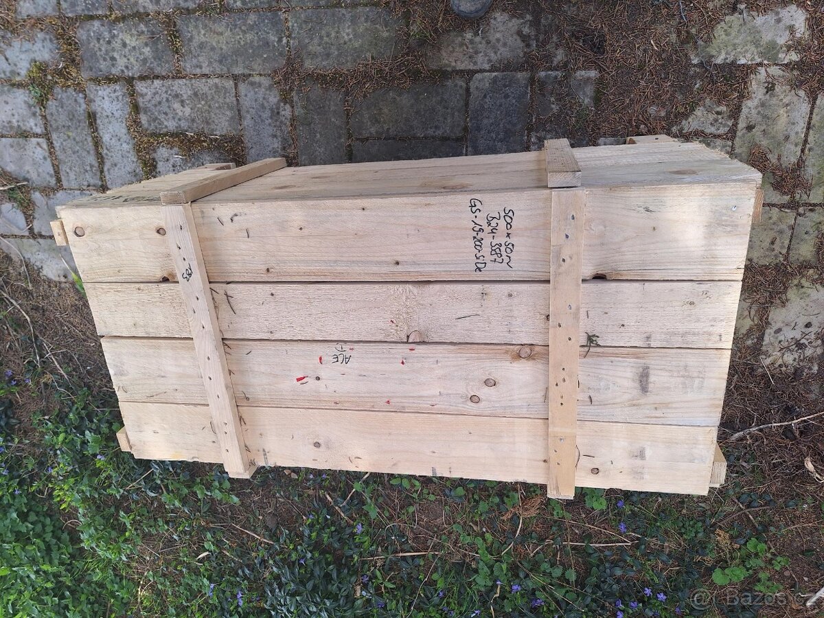 Dřevěná bedna na cokoliv