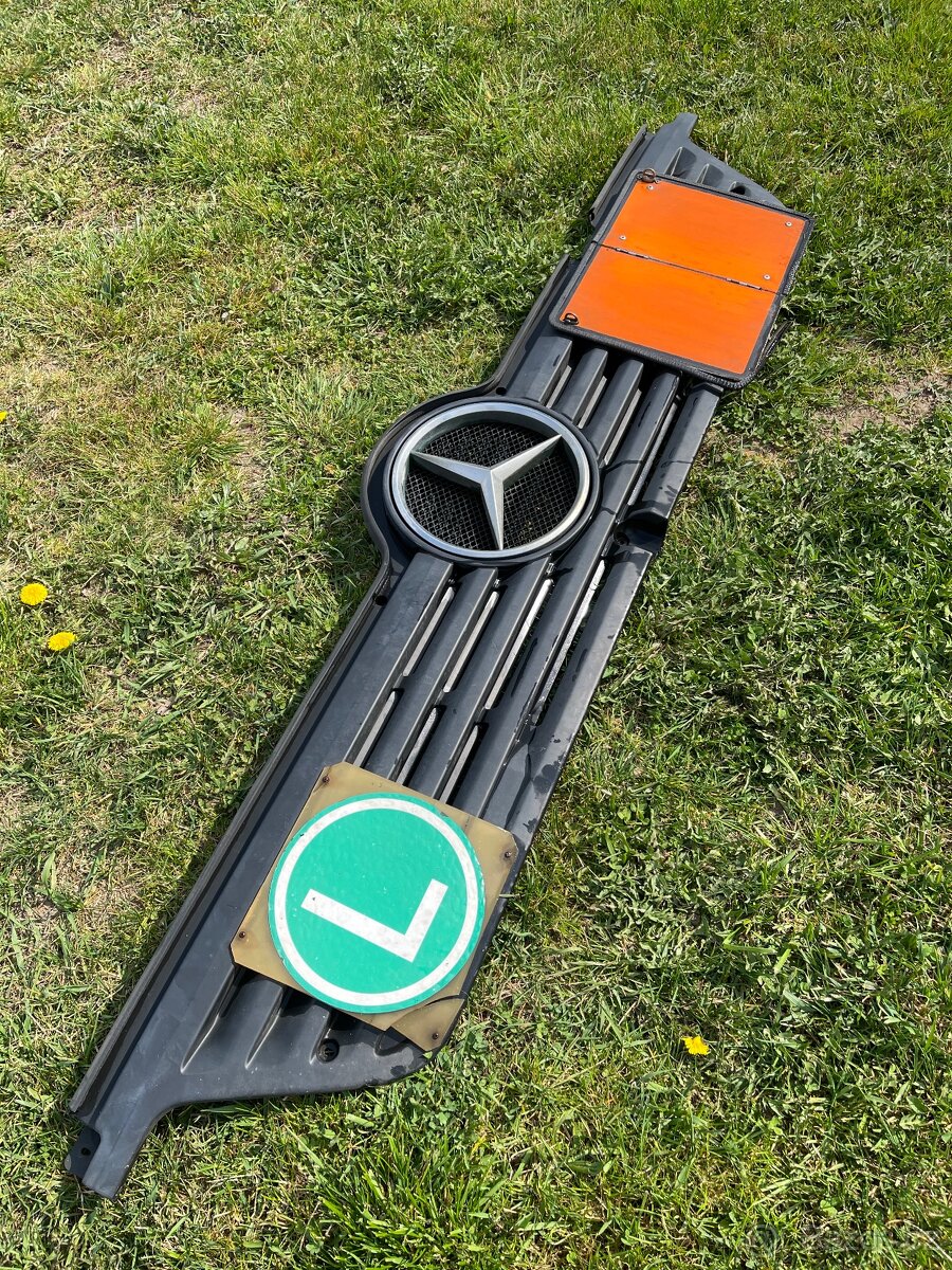 Maska Mercedes Benz Atego 815