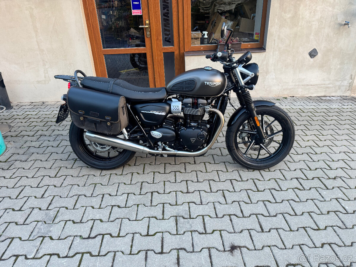 Triumph Street Twin