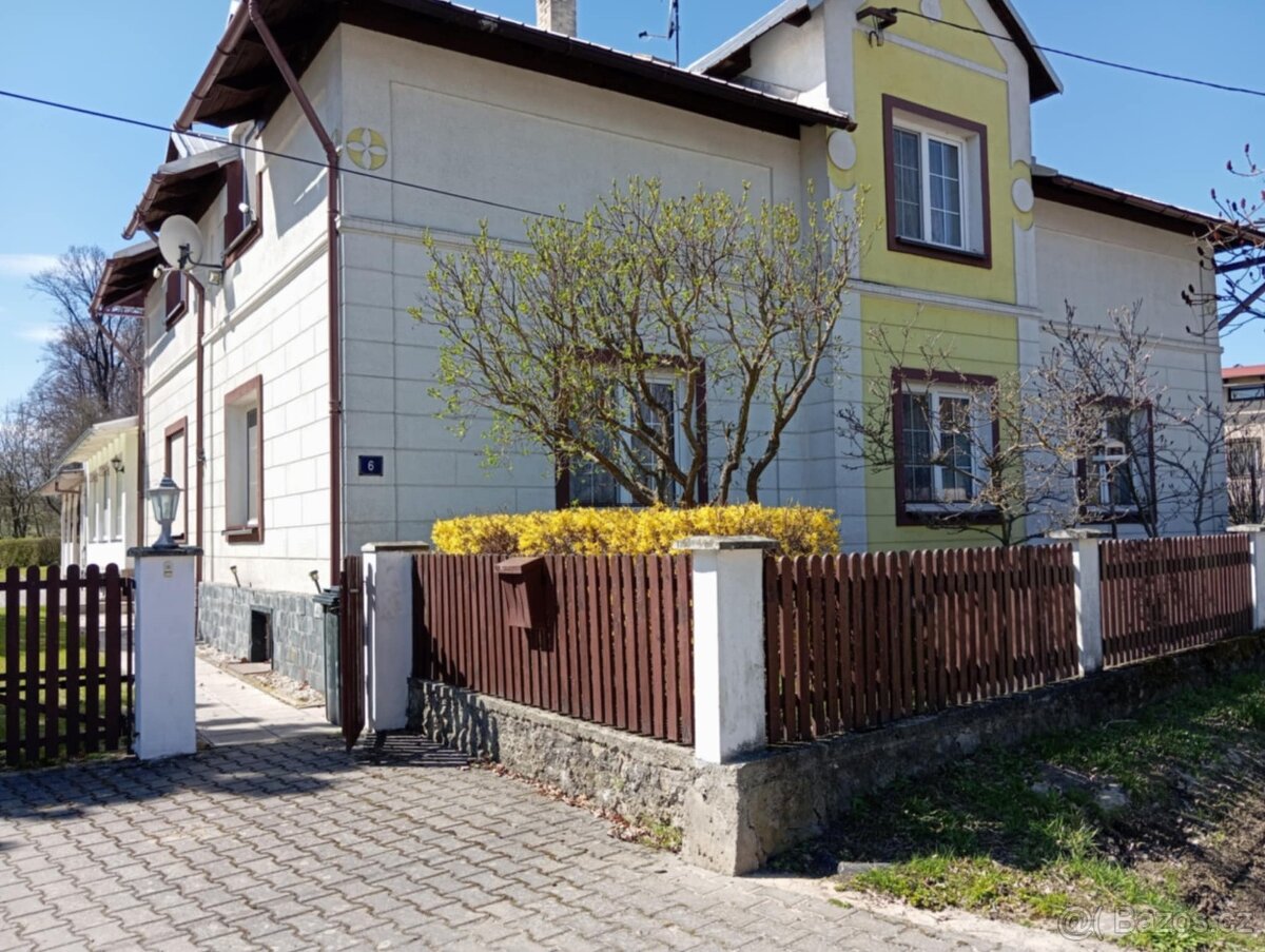Prodej prostorného dvougeneračního rodinného domu