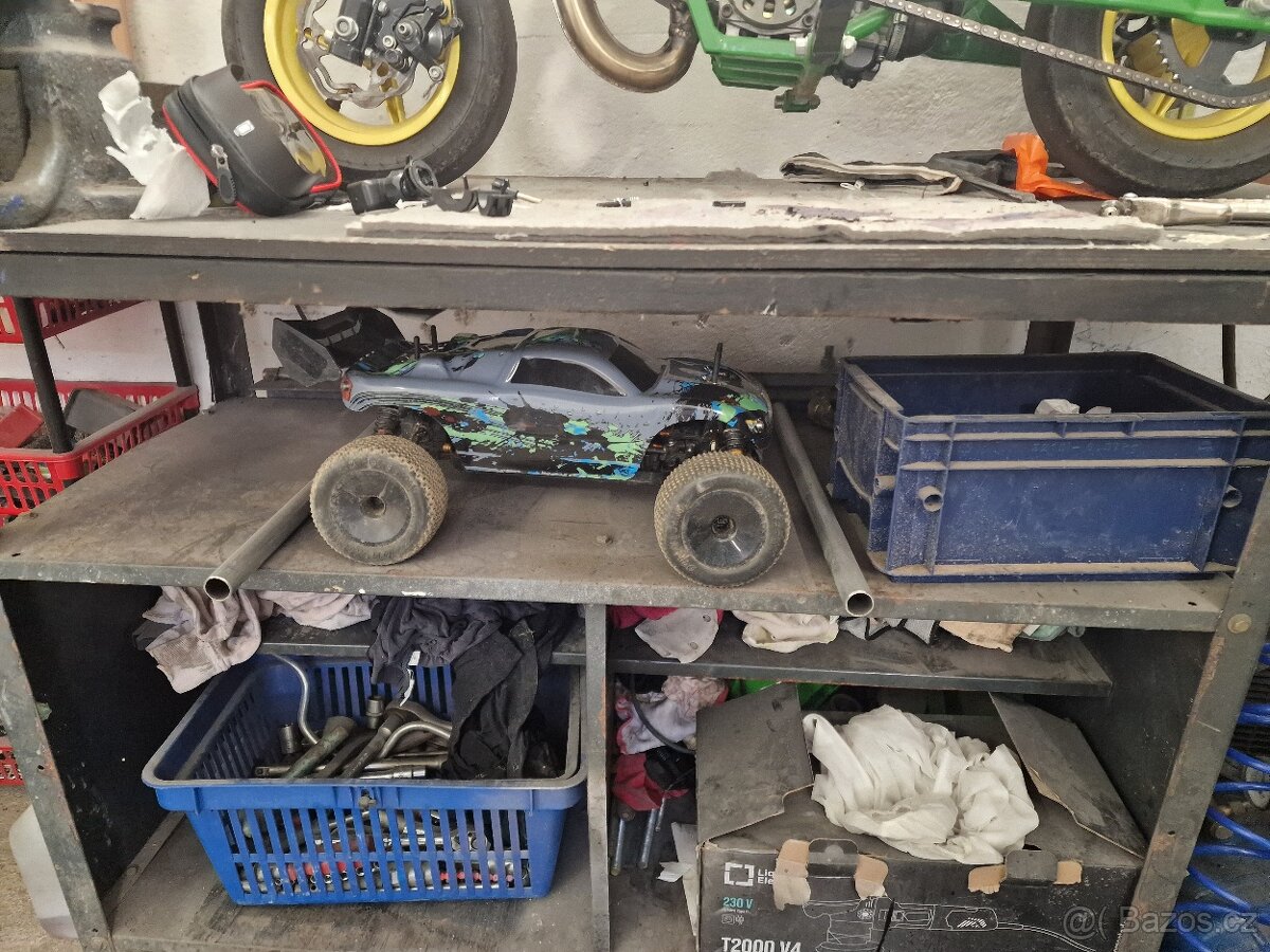 Rc model, 4x4, max rychlost přes 50km/h