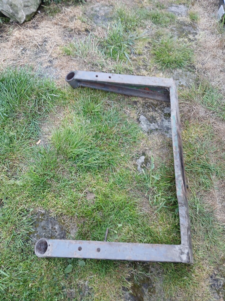 Držák rámu zetor 50 super