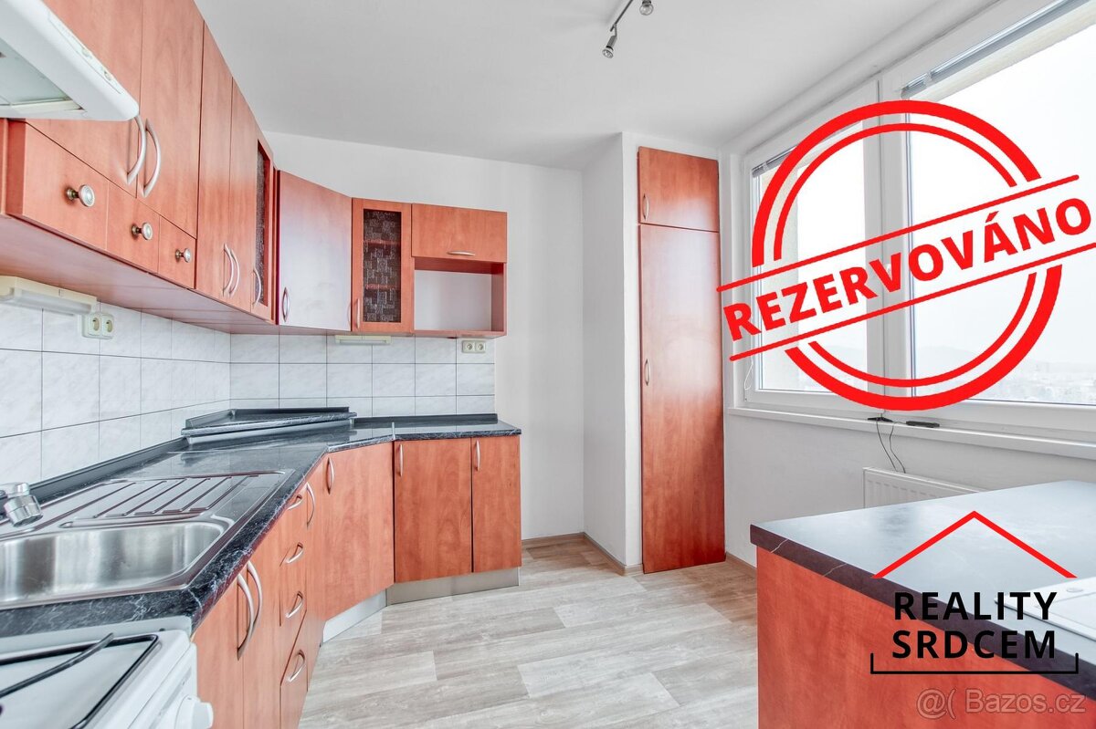 Pronájem částečně zrekonstruovaného bytu 3+1 s lodžií, 73 m2