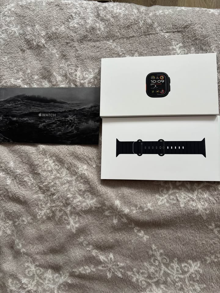 Apple Watch Ultra 2 49mm GPS + Cellular Titanium