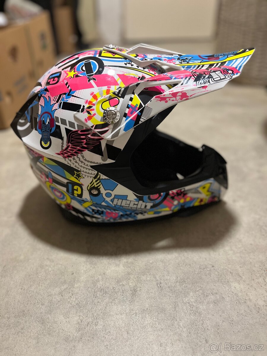 Hecht-Enduro helma