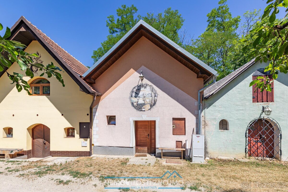 Prodej vinného sklepa s lisovnou a ubytovacím apartmánem, vč