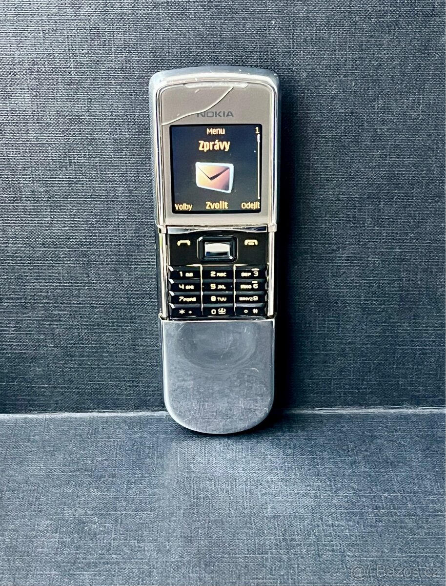 Nokia 8800 Sirocco – Plně funkční, včetně nabíječky