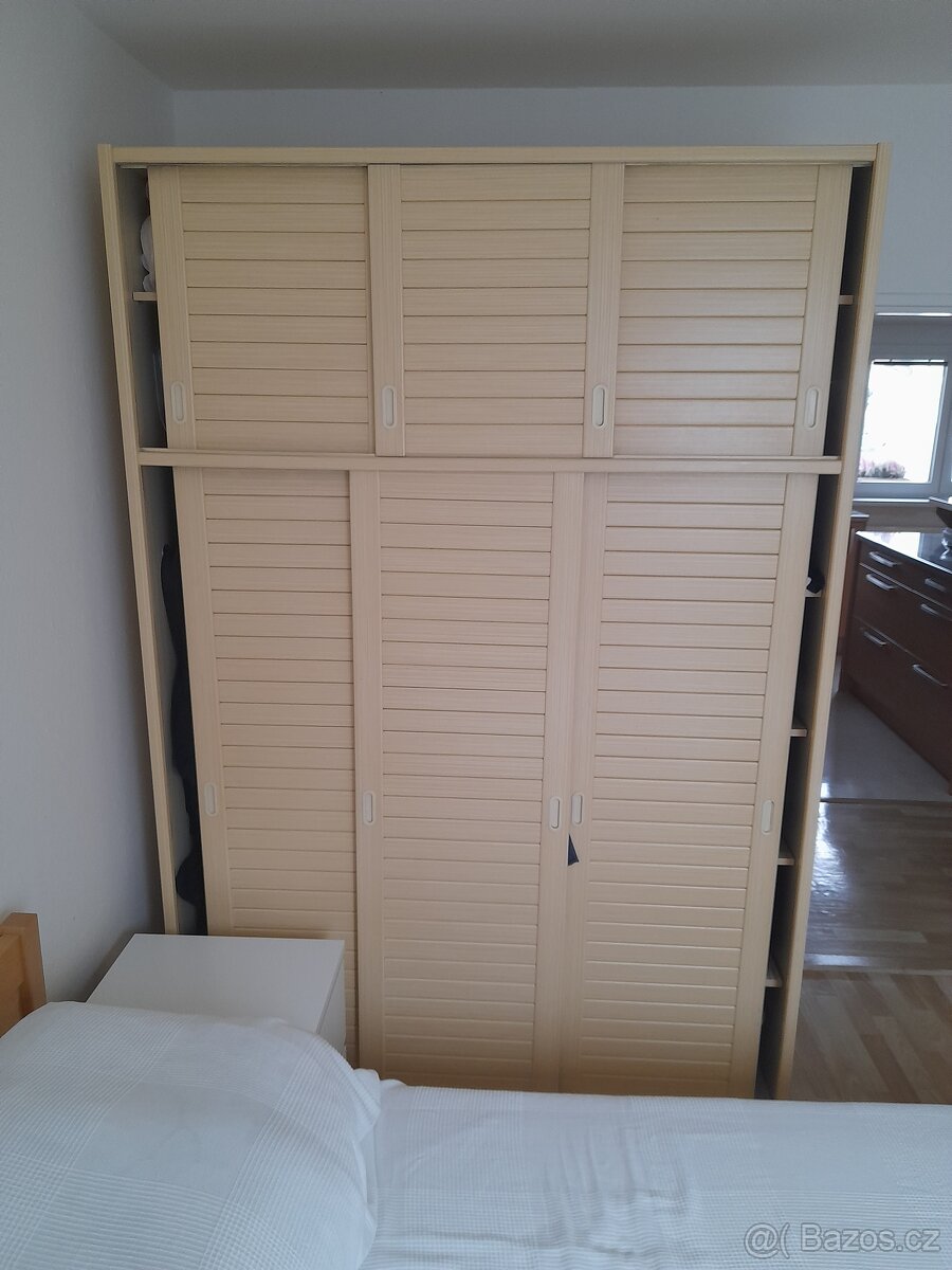 Skříň 220x150x60
