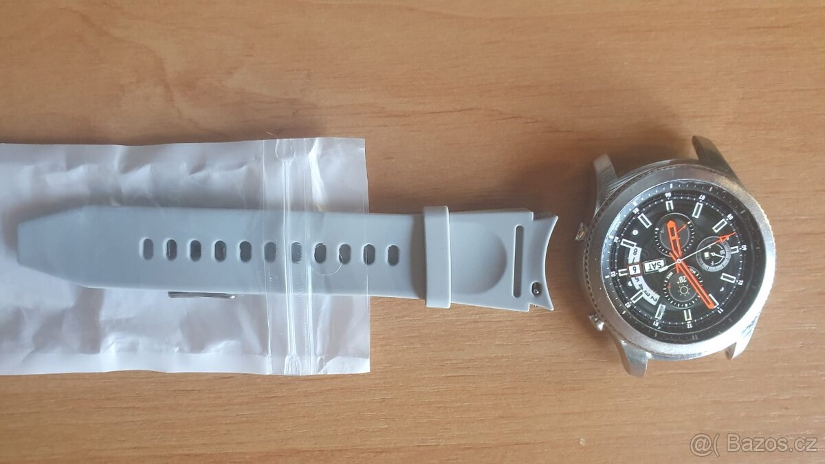 Hodinky SAMSUNG GALAXY S3 CLASIC