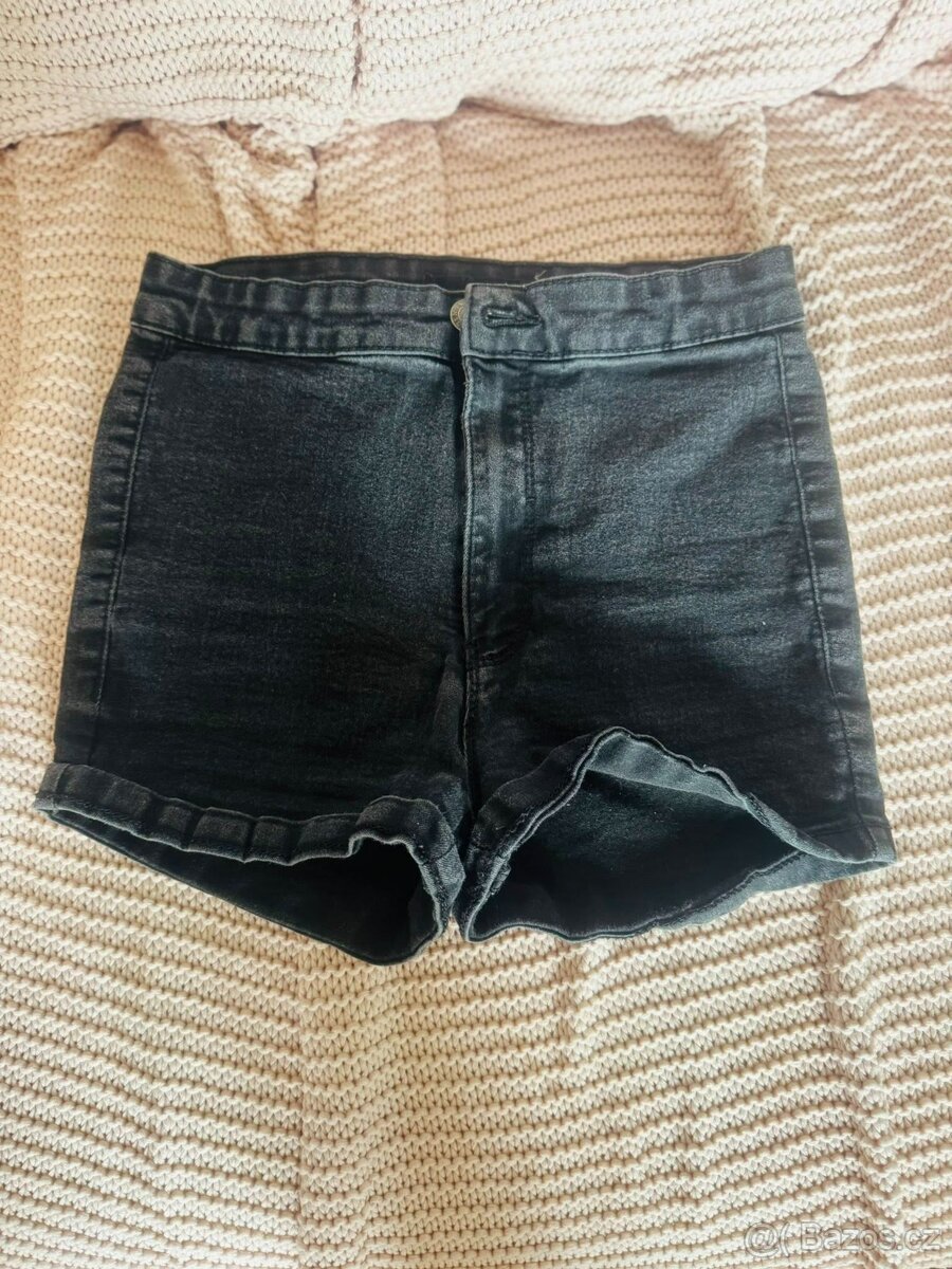 Kraťasy Sinsay vel.34