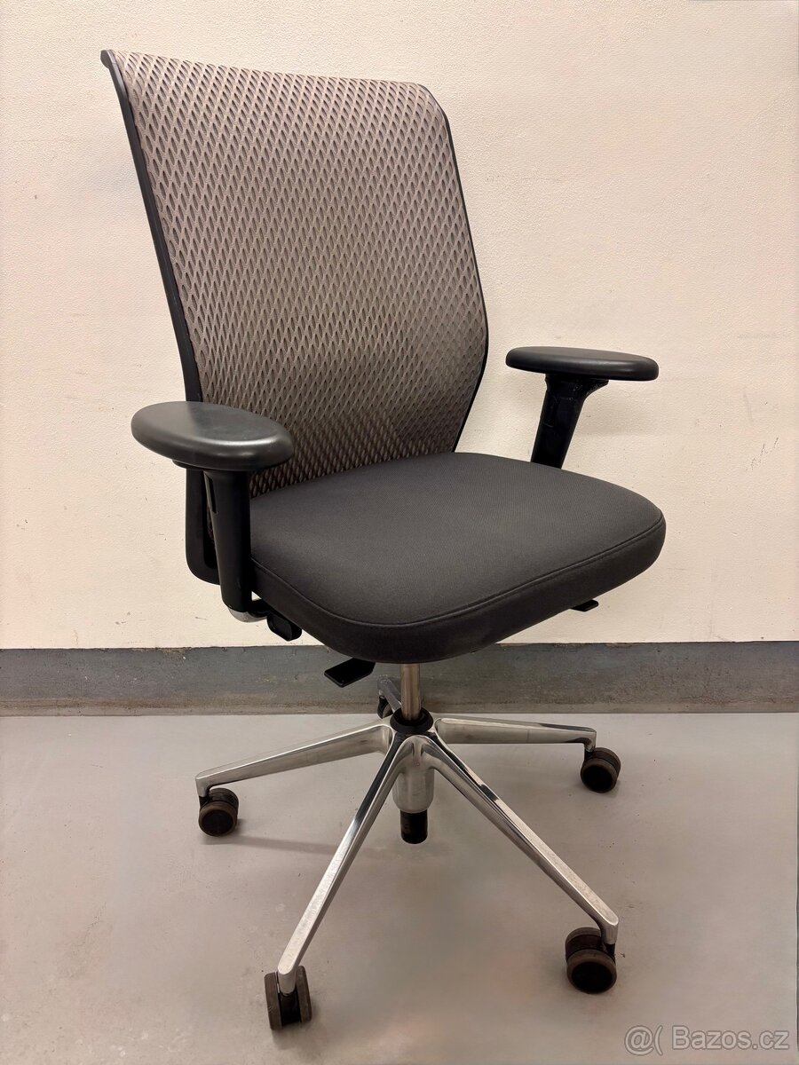 Kancelářská židle Vitra ID Mesh