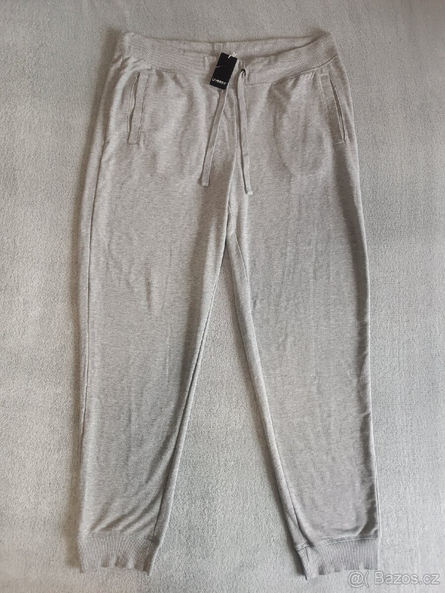 Nové pánske tepláky Livergy