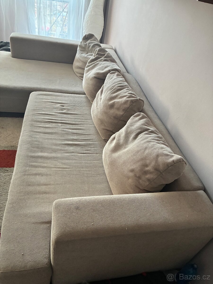 Sedačka za odvoz plus koberec k ní