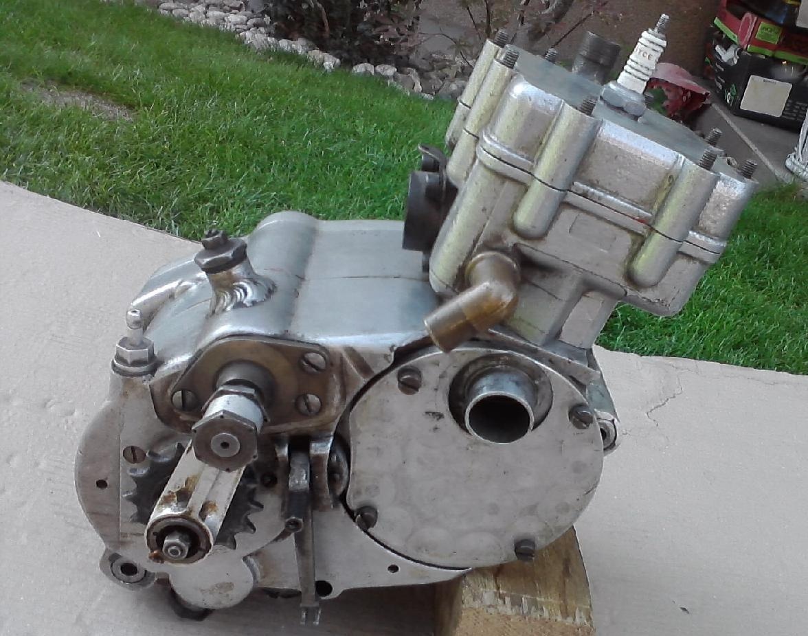 Motor jawa 90 šoupě na závody