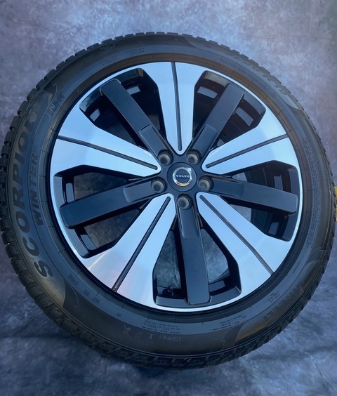Originál Alu kola Volvo XC40 Recharge R19 zimní