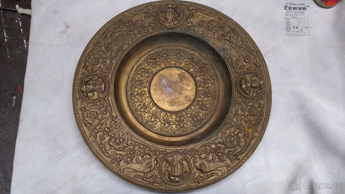 Bronzový talíř, plaketa