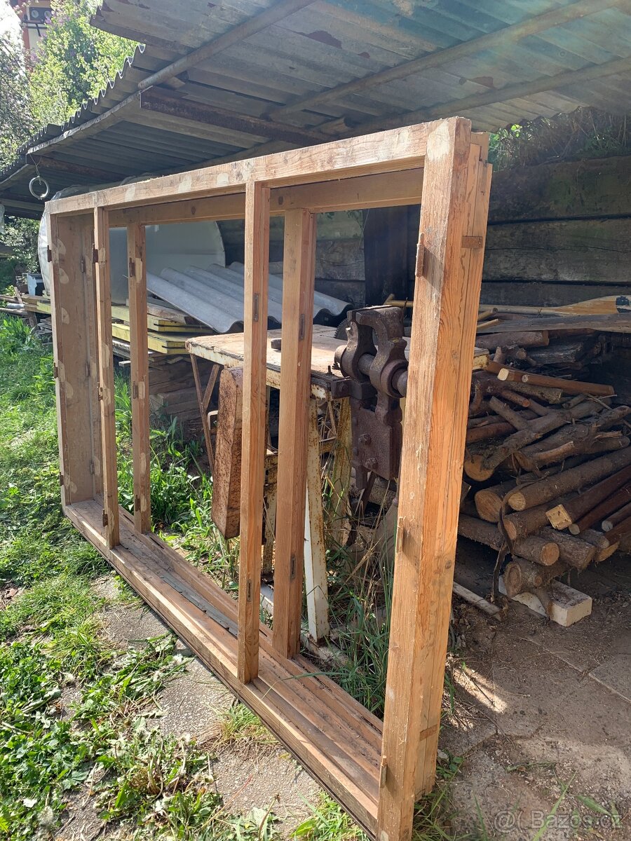+++ REZERVACE +++ Dřevěné kastlové (špaletové) okno