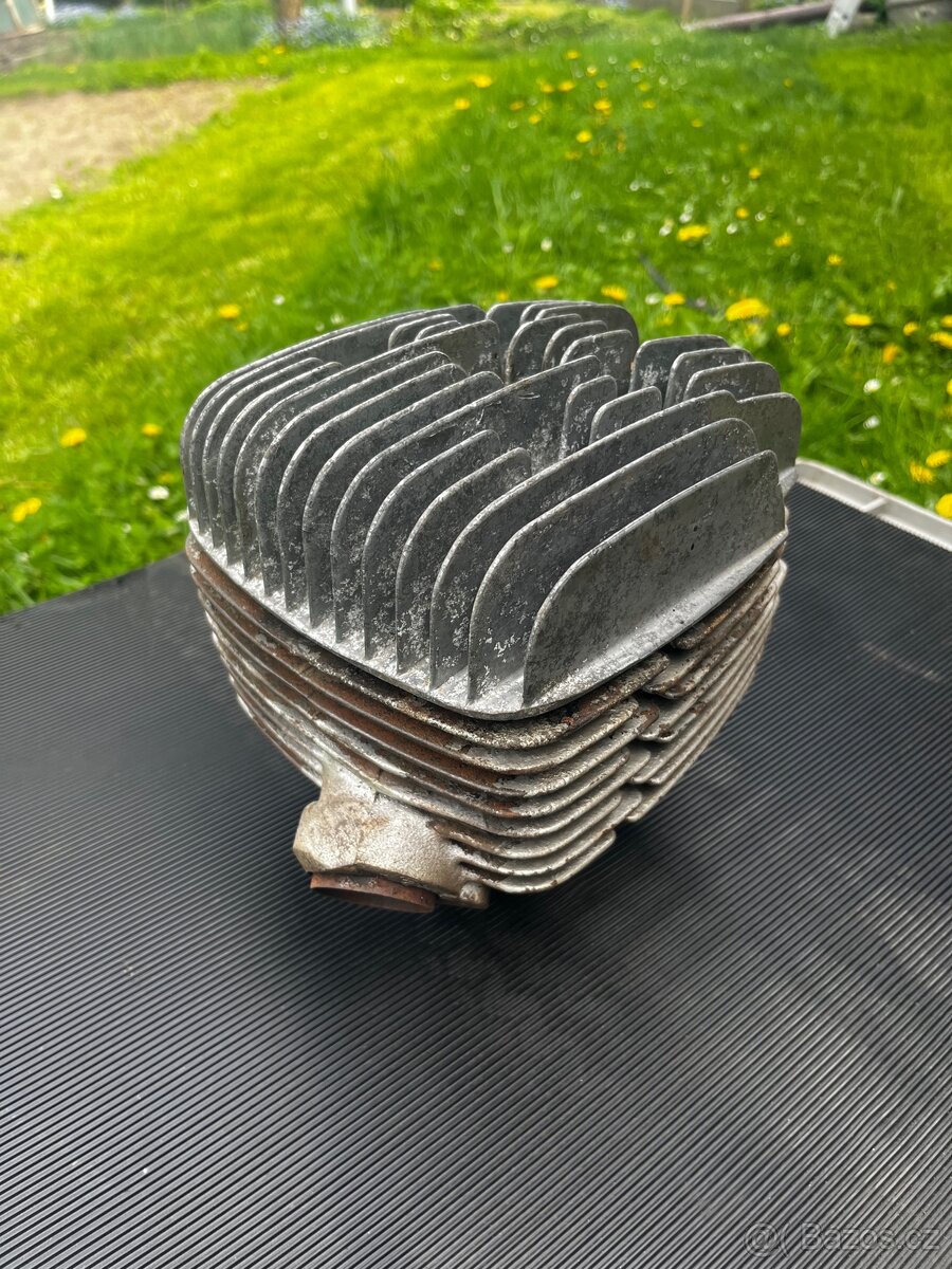 ČZ 175/477 hlava a válec