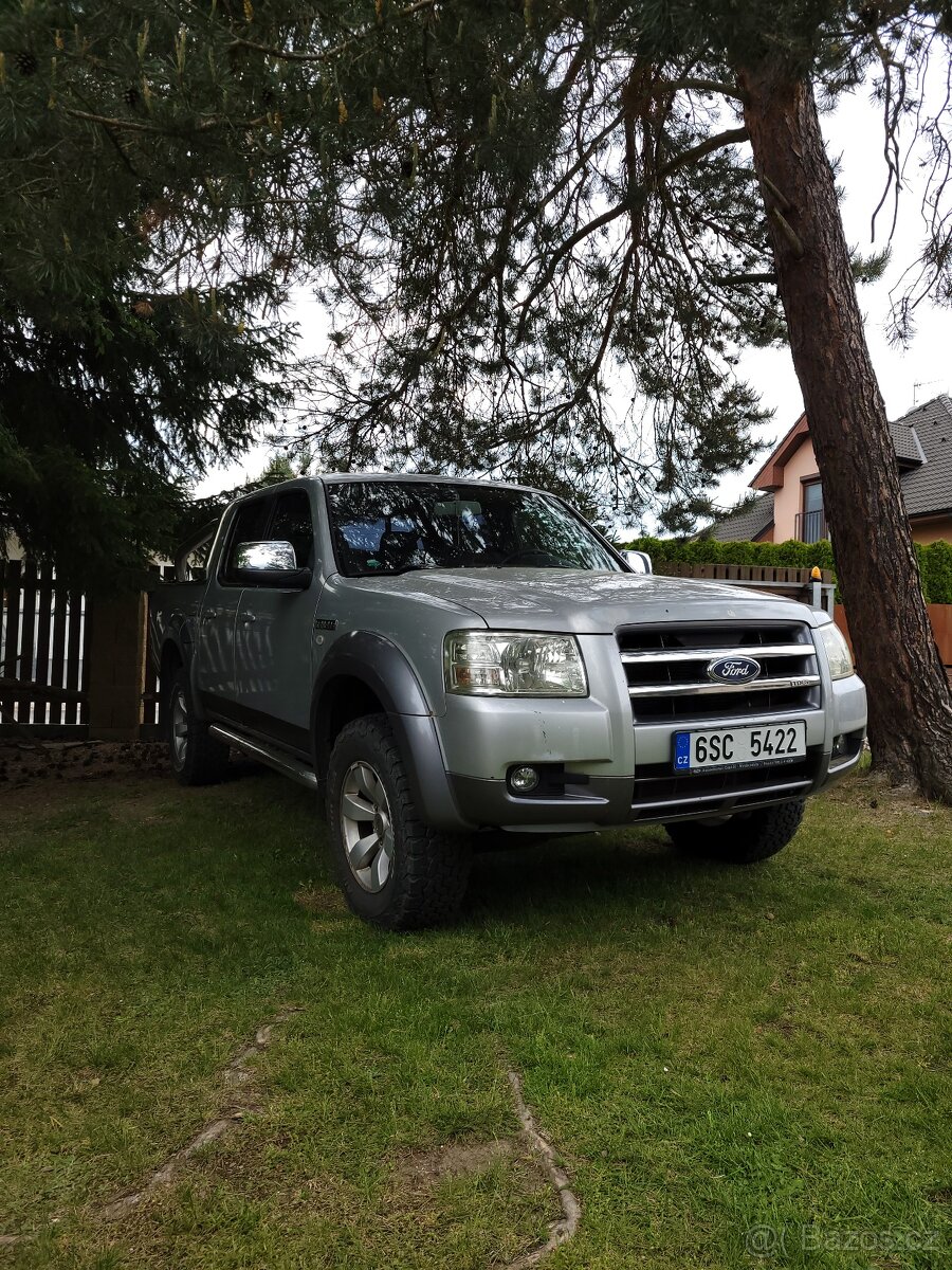 Prodam Ford Ranger 2.5 TDCi stribrna barva
