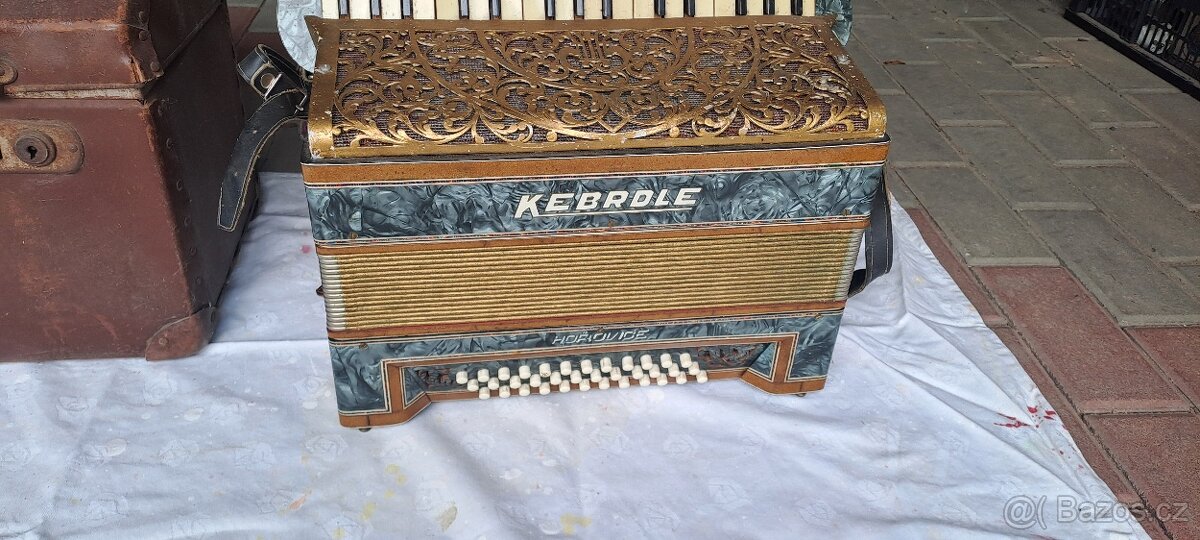 HARMONIKA KEBRDLE