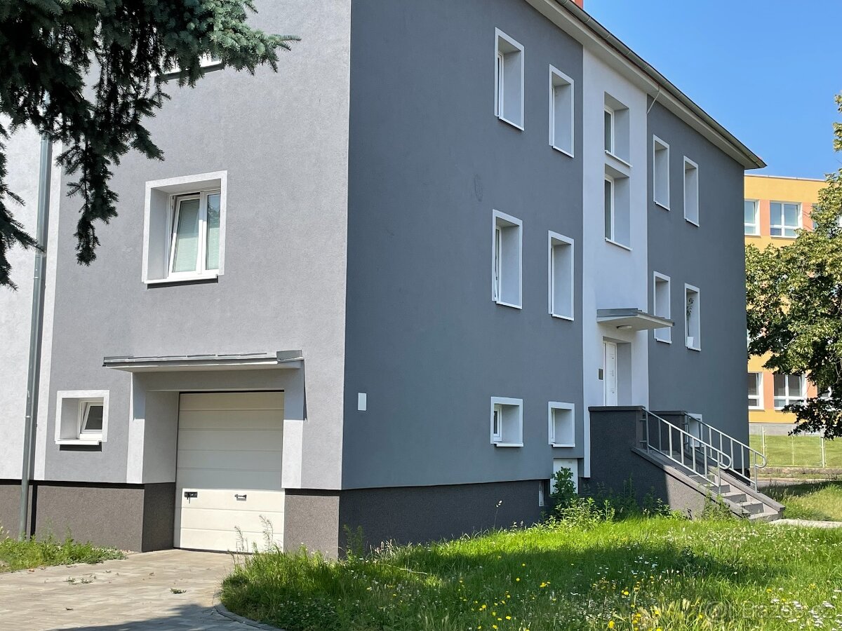 Pronájem bytu 3+1 v ulici Na Průhoně, Chomutov