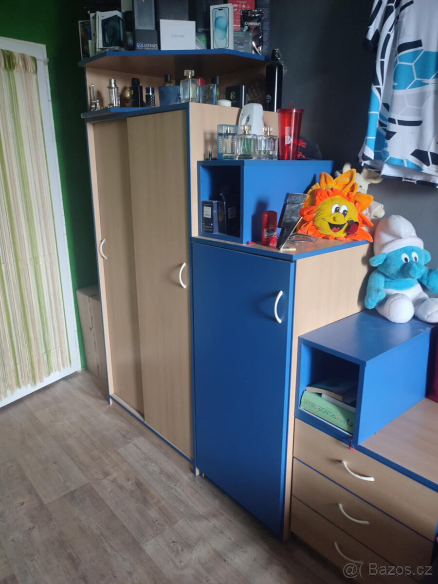 skříňě