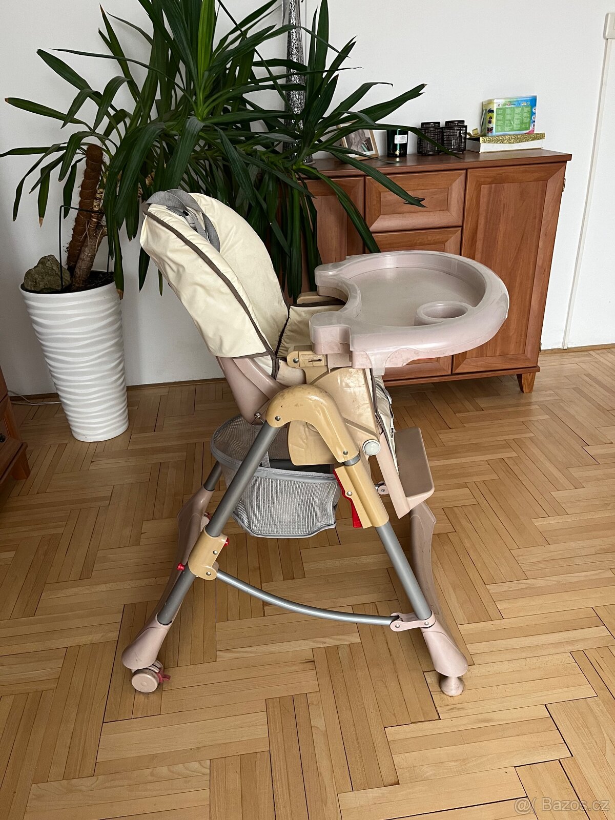 Dětská jídelní židlička