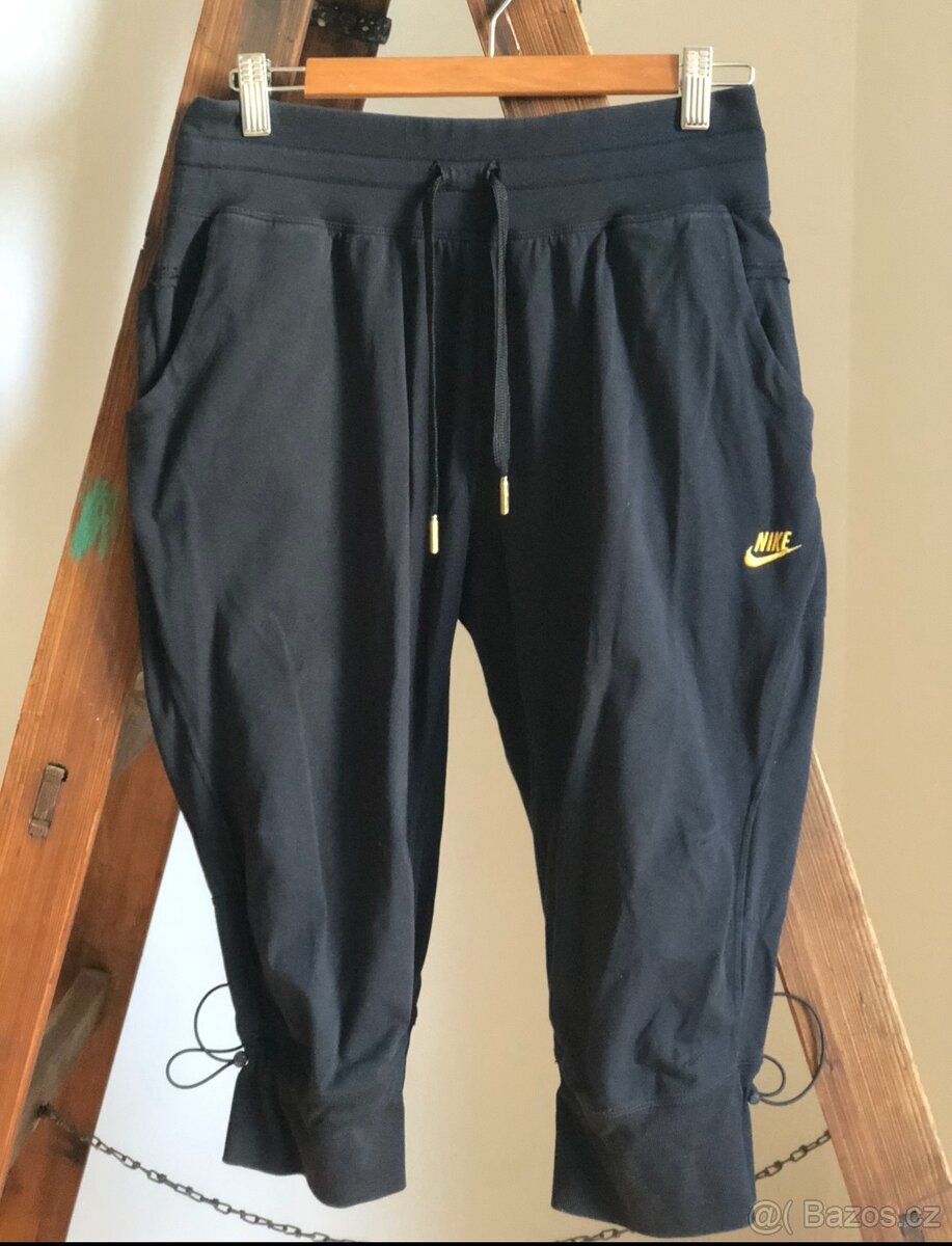 tepláky Nike