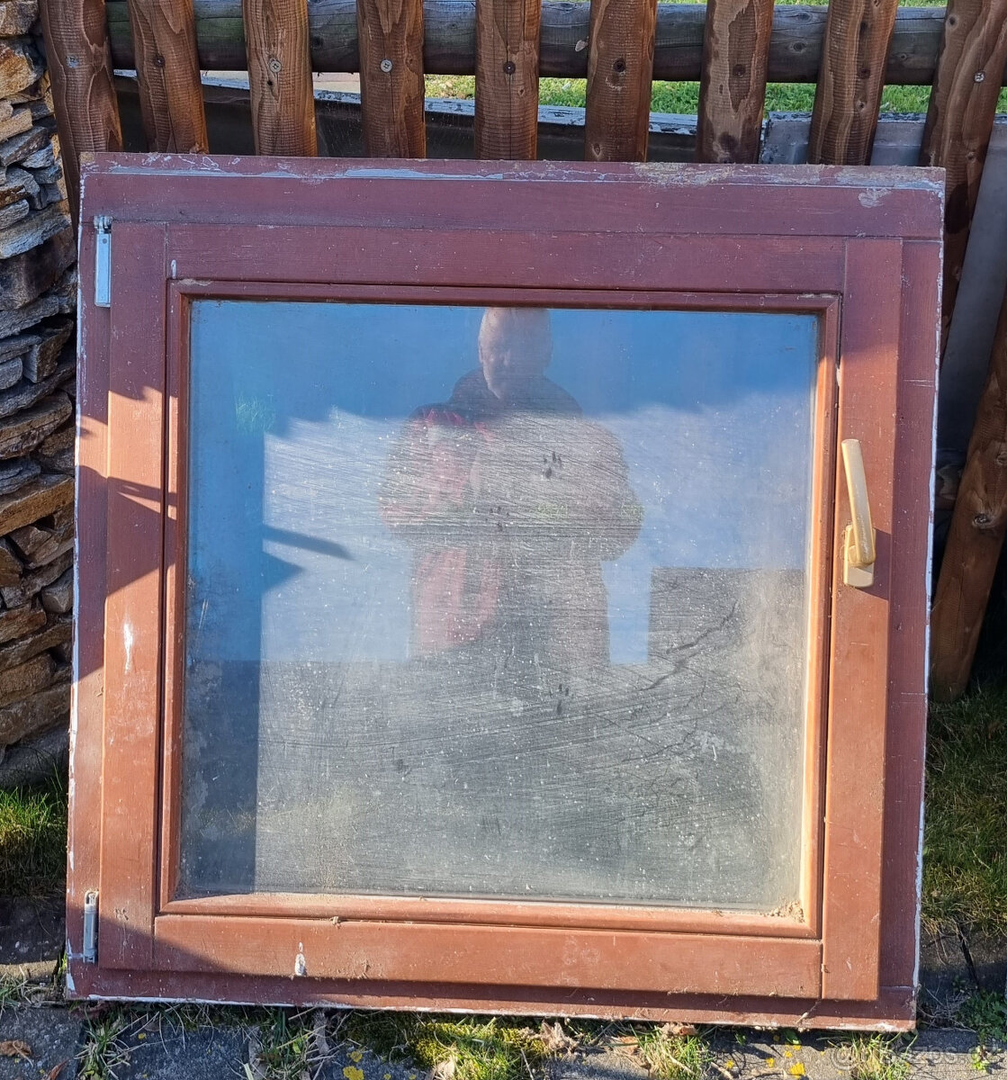 Dřevěné euro okno 88x88 cm