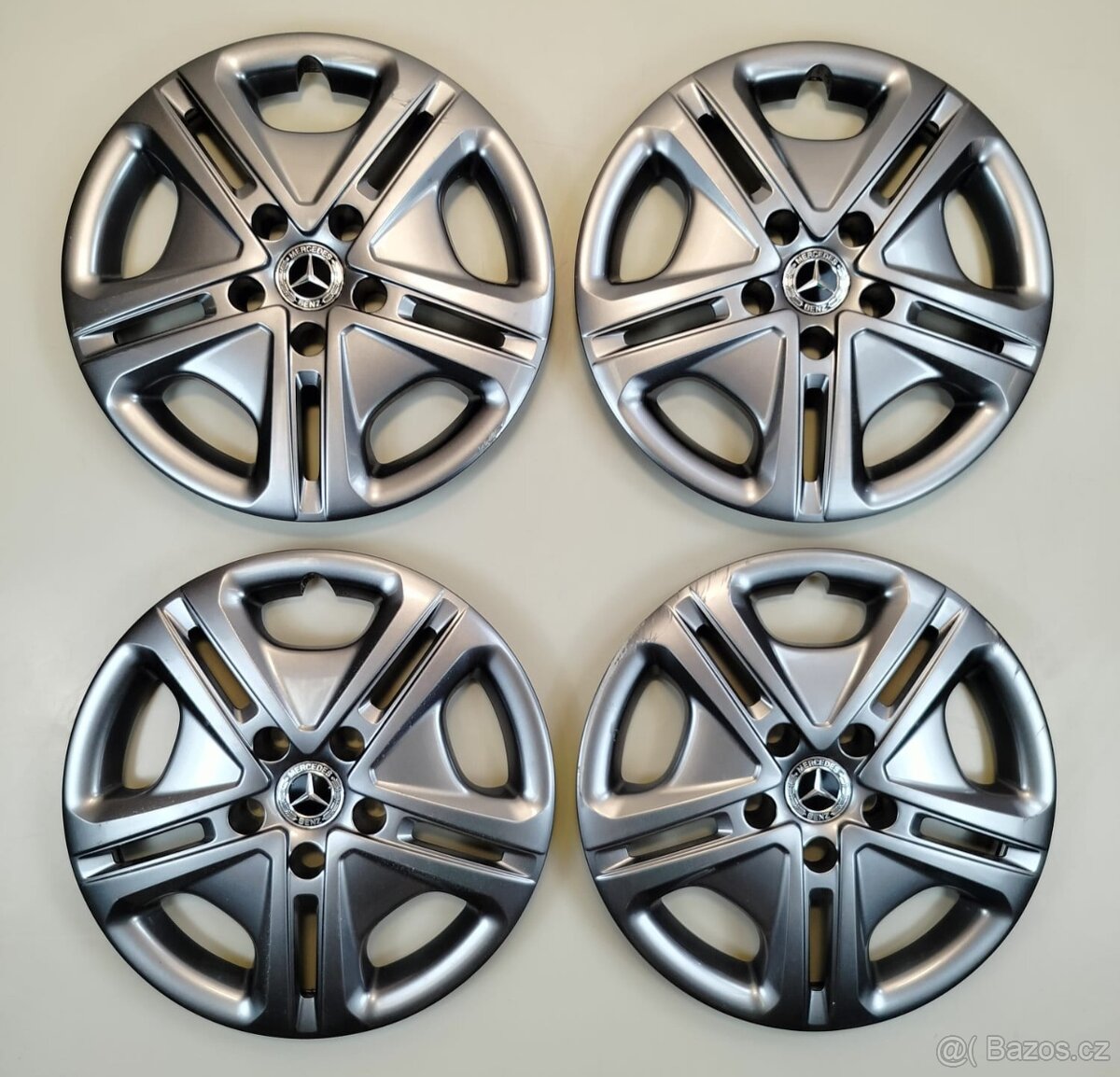 Poklice Mercedes-Benz 16" 4ks