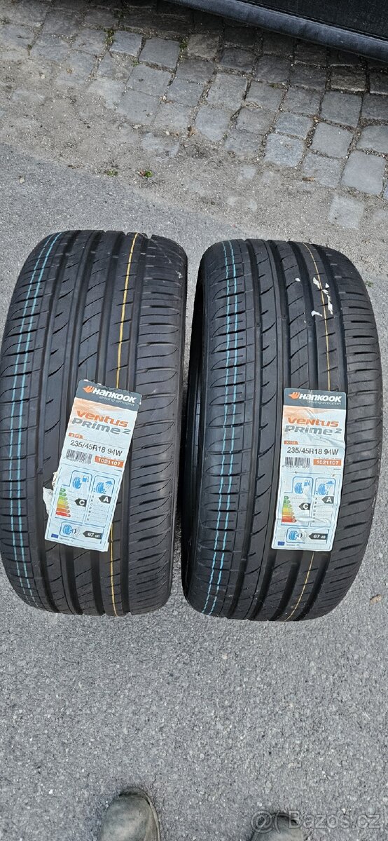 2ks letních pneu 235/45R18 Hankook