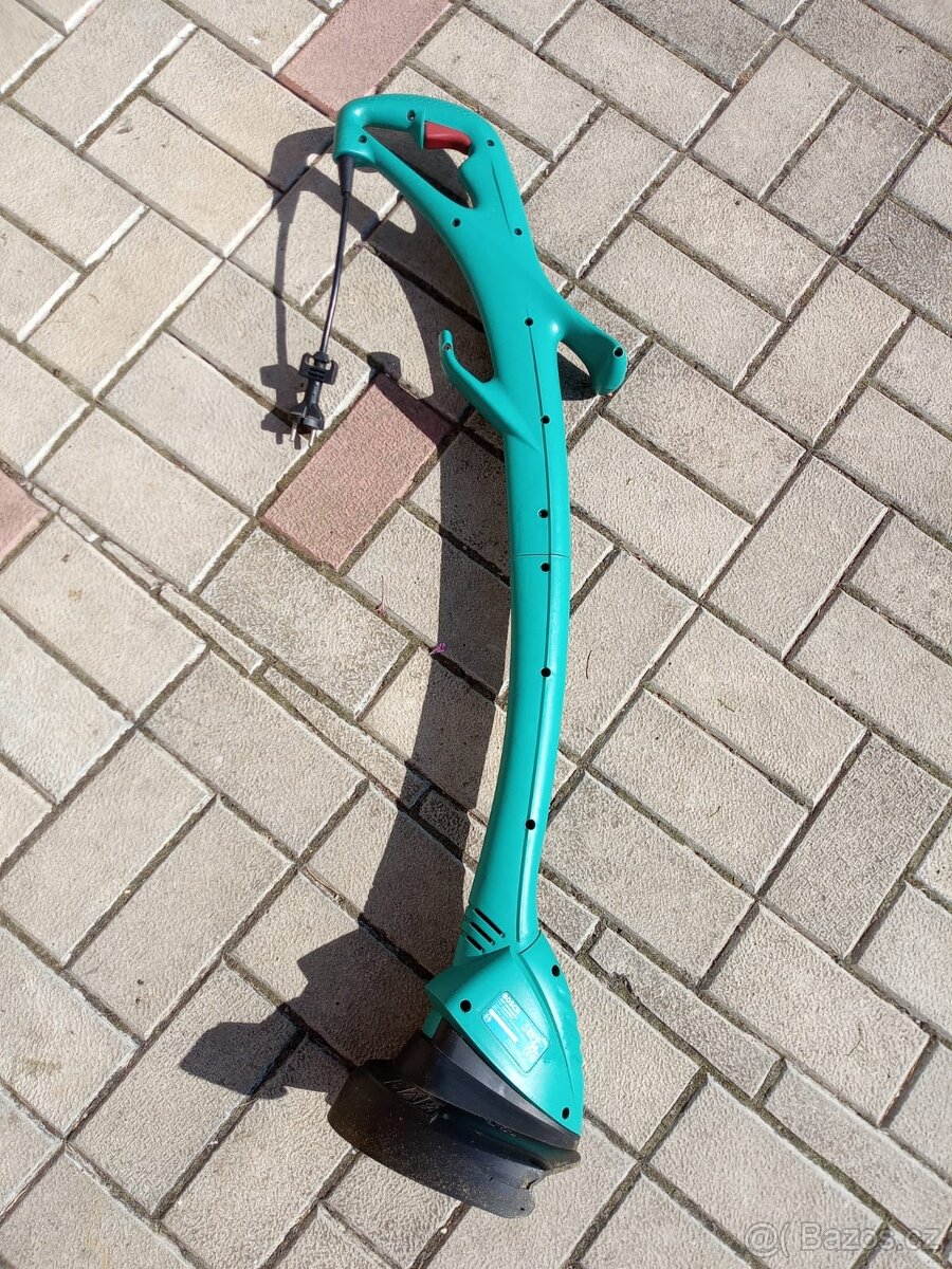 Strunová sekačka Bosch easytrim