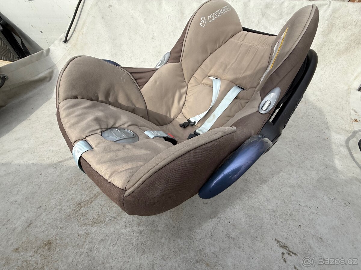 Maxi cosi sedacka (vajicko) vcetne isofix zakladny