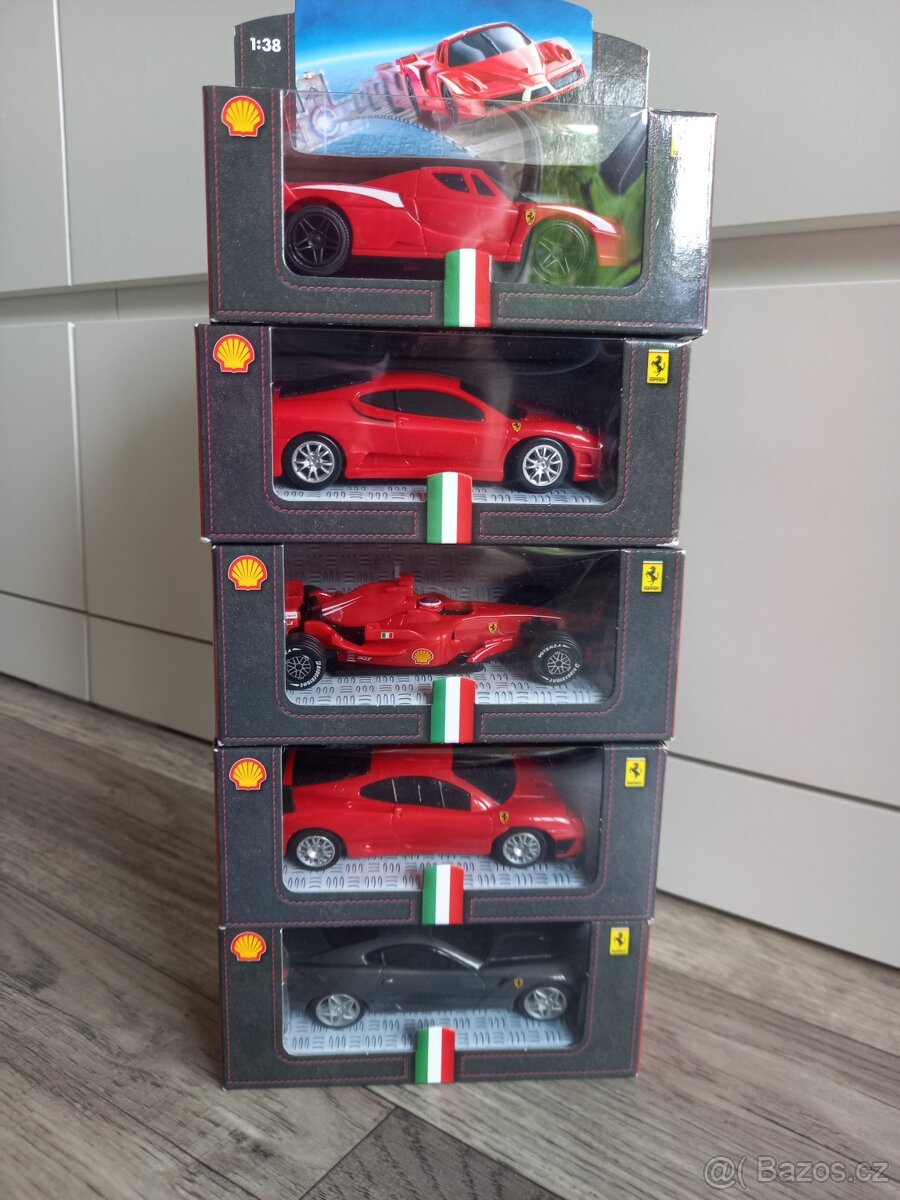 5ks modelů Ferrari Shell V-power 1:38