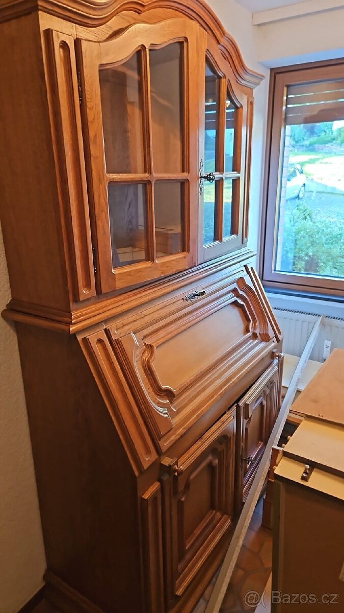 Rustikální komoda z Alp