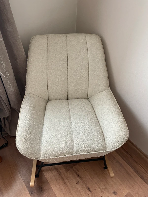 Bílé látkové houpací křeslo Kave Home