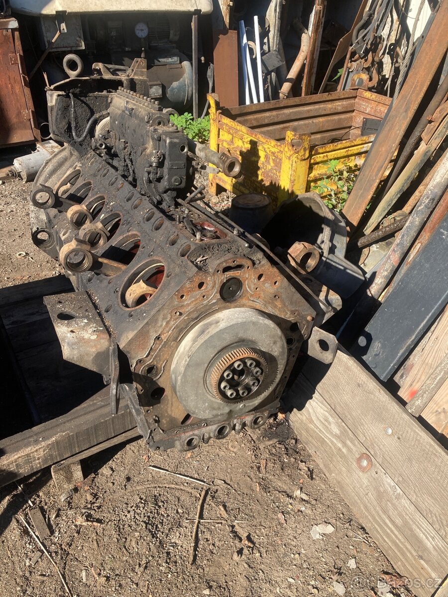 Blok motoru tatra 138 V12