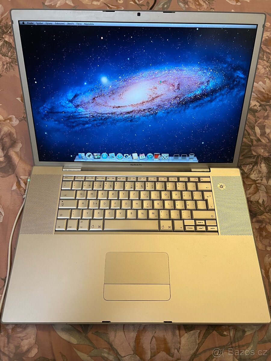 17 palcovy MacBook PRO