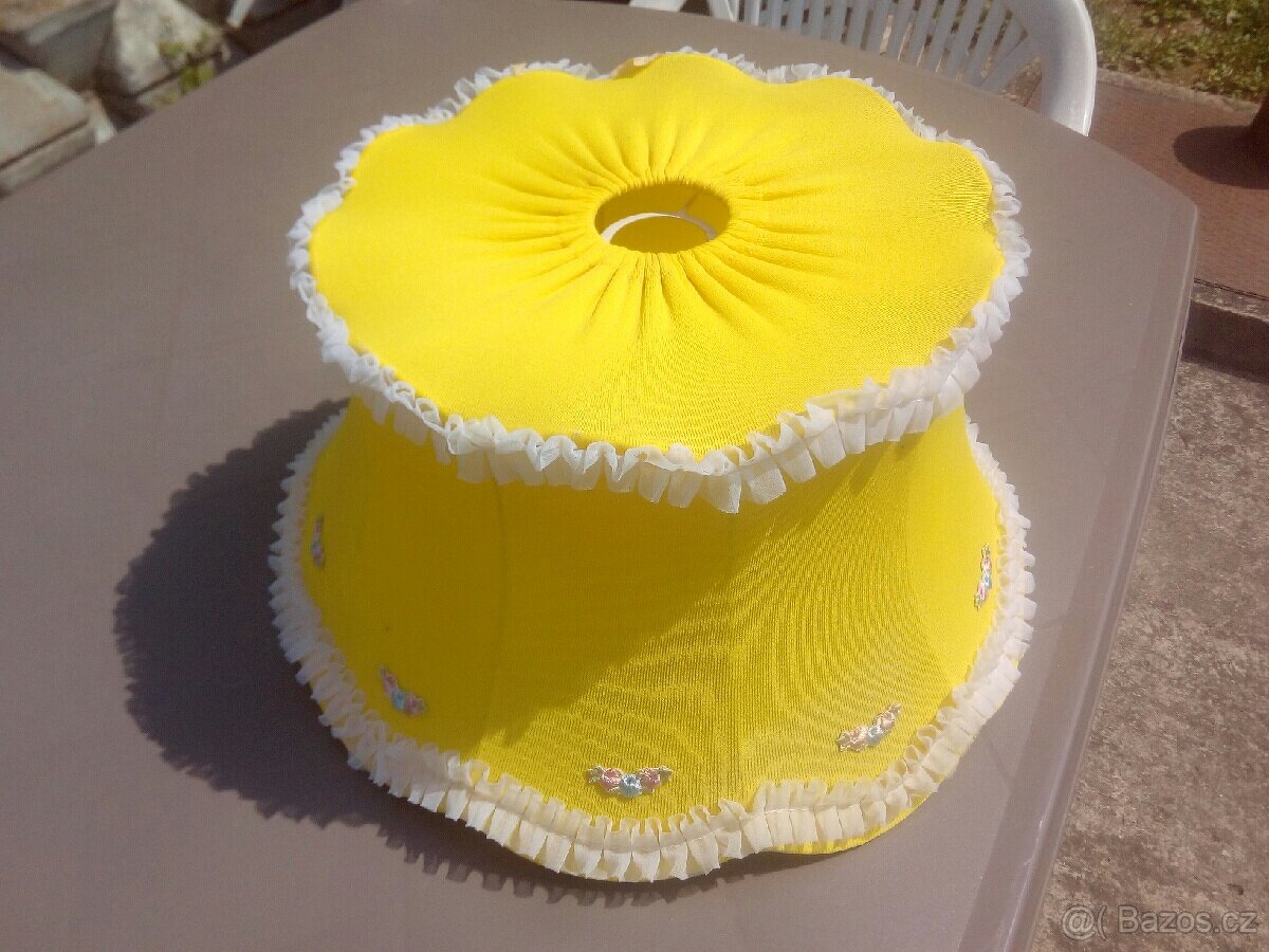 Retro stínidlo na lampu, lustr nepoužité.