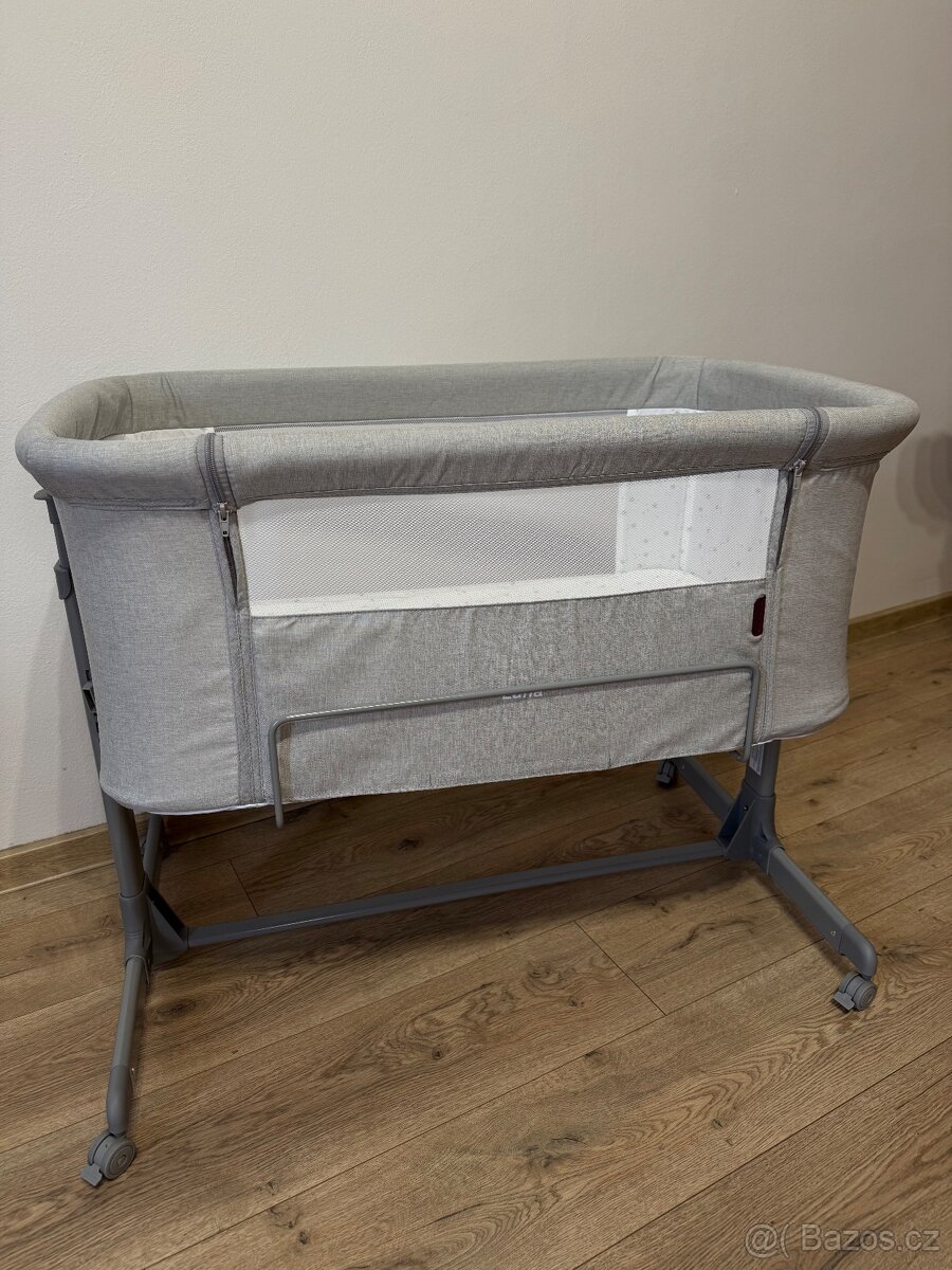 Přístavná postýlka