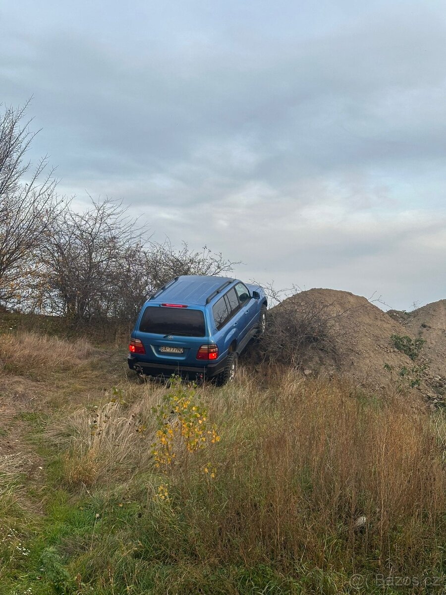 Toyota Land cruiser 100
