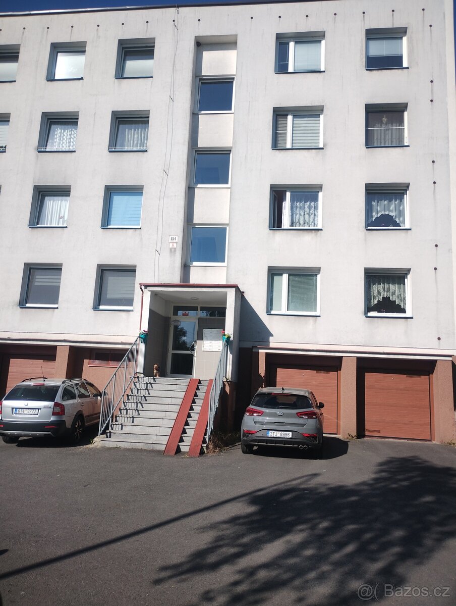 1+1 Karviná Ráj..nejsem realitka