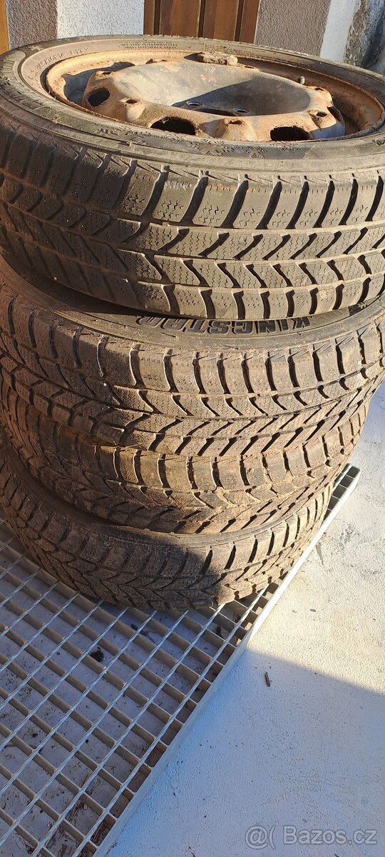 Zimní pneumatiky na discích