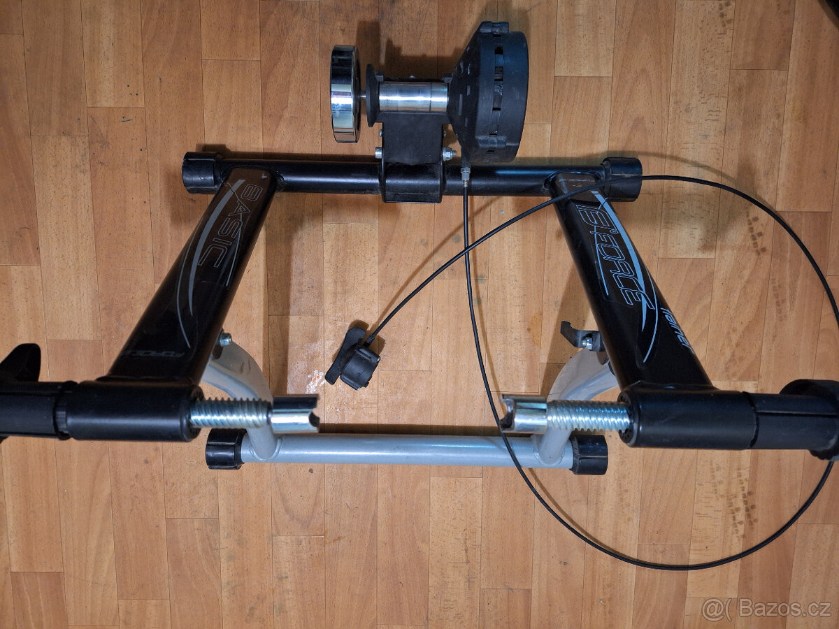 Force Cyklotrenažér Basic Magnetic Fe, černý