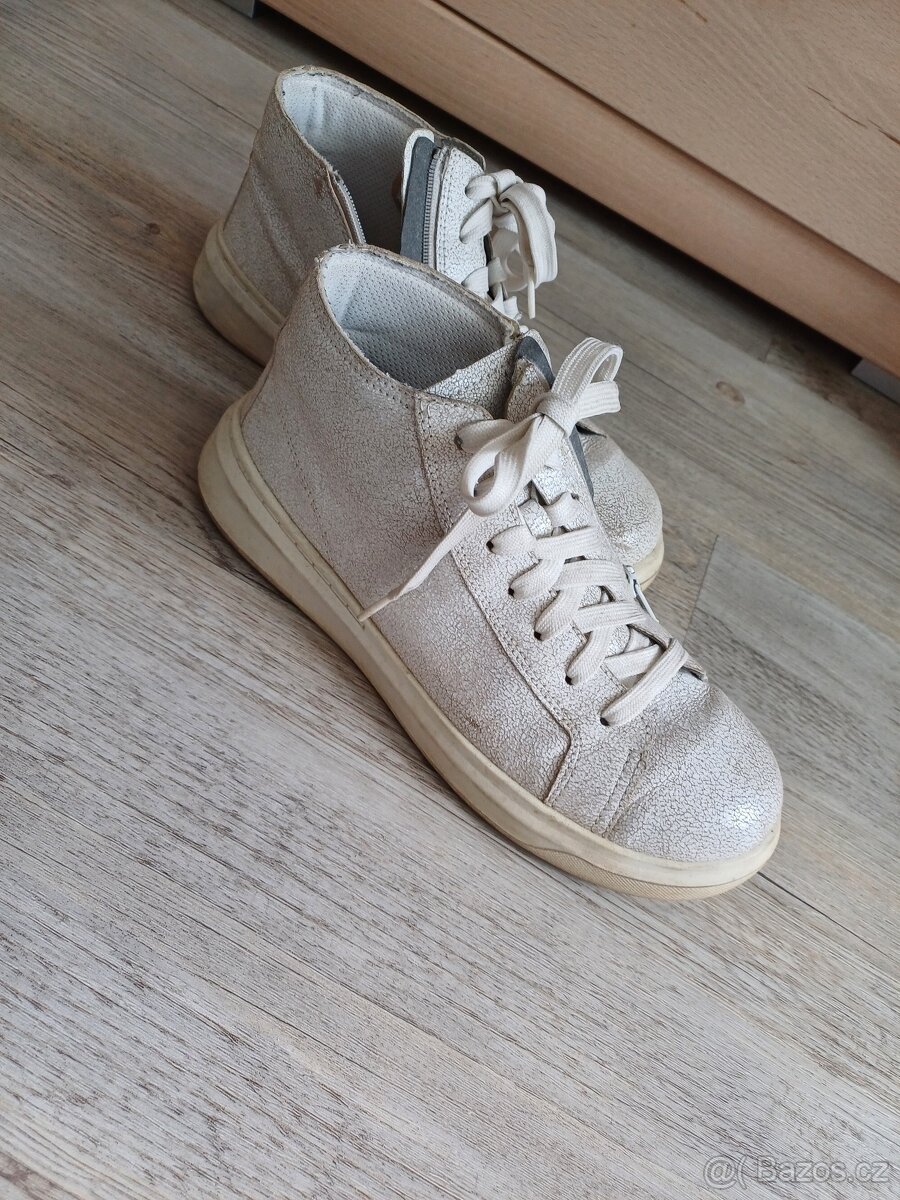 Kotníkové botky Superfit vel. 39