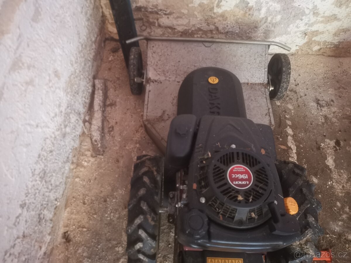 Prodám dakr sekačku na vysokou trávu