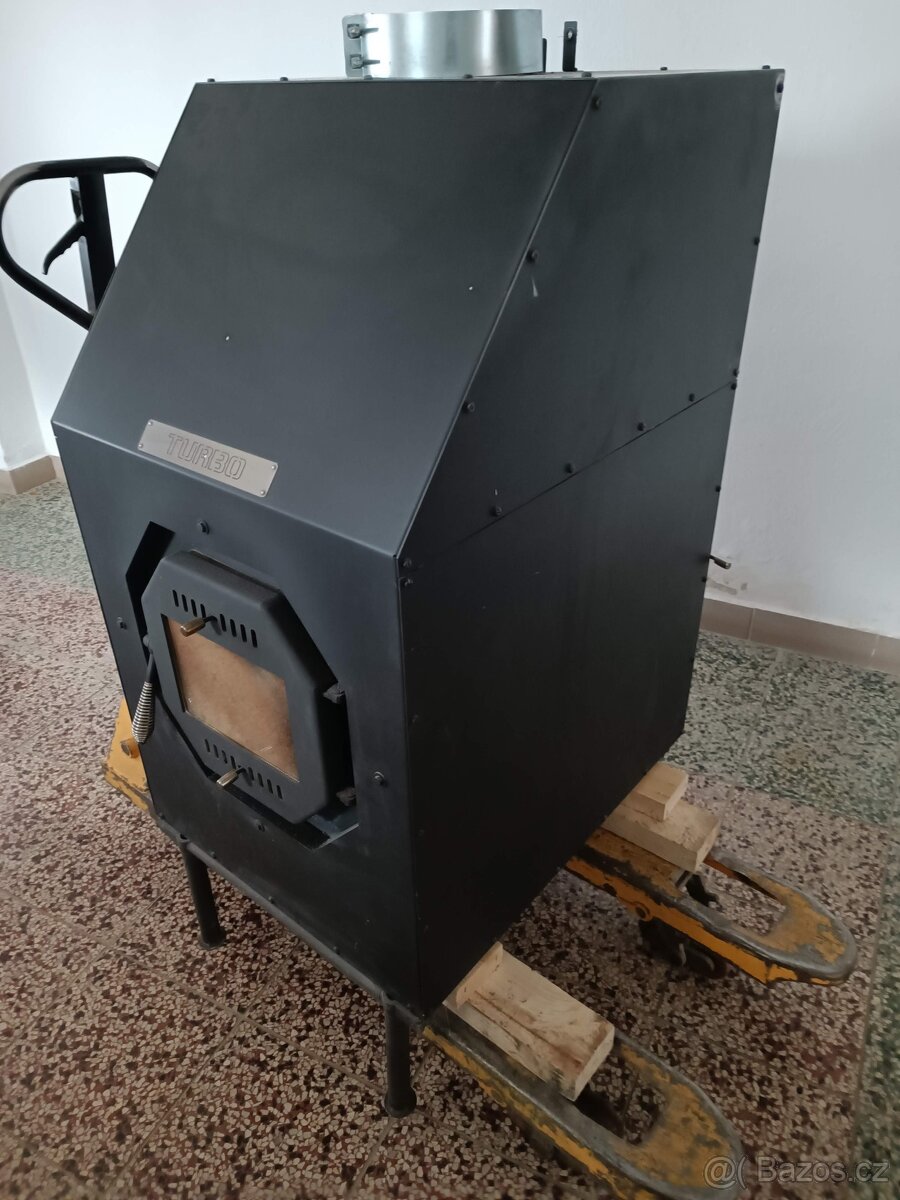 Teplovzdušná turbo kamna na pevná paliva Falco Eco 20kW