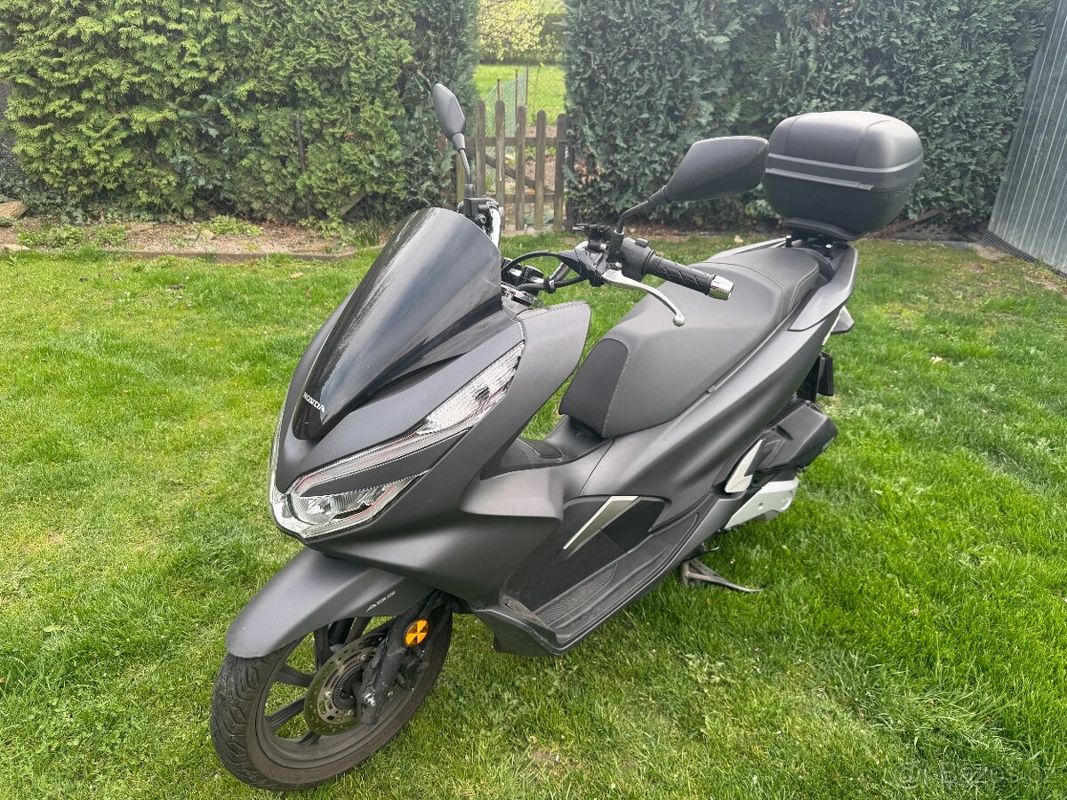 Honda PCX 125, 2019, 12427km, Nová STK