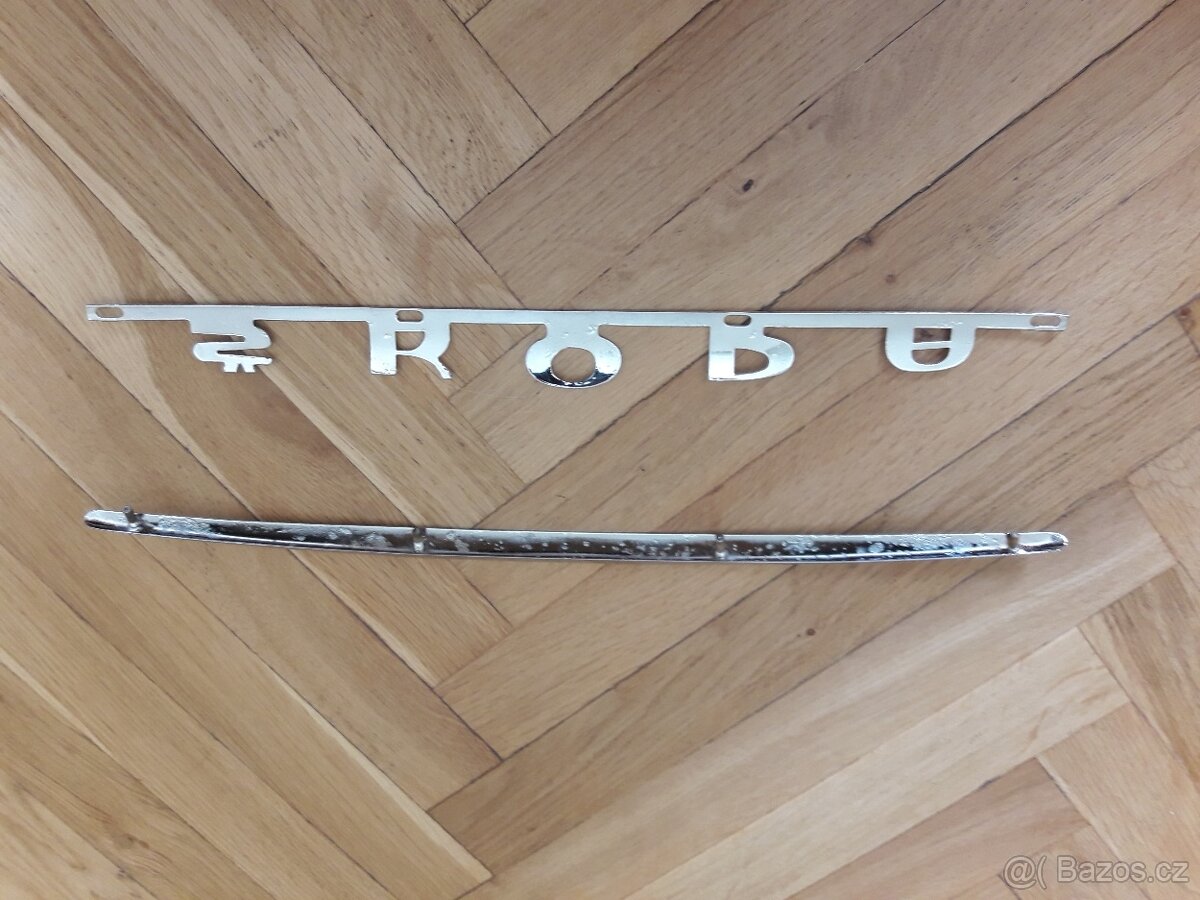 Nápis na kapotu Škoda